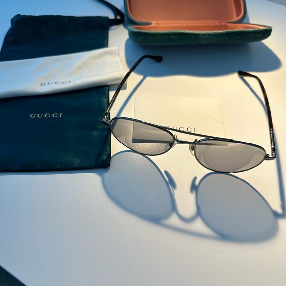 Gucci Sunglasses w flex Hinge made in Italy ULP01ayxen authentic w cloth & Case - Picture 3 of 16